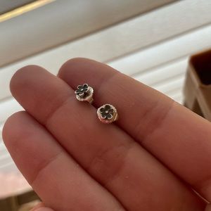 🌺JAMES AVERY MINI FLOWER STUDS🌺